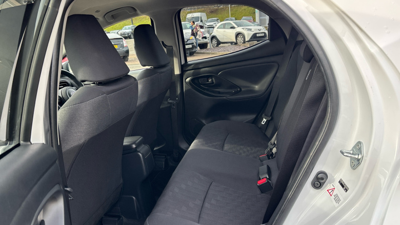 Toyota Yaris 1.5 Hybrid Design 5dr CVT Hybrid Hatchback